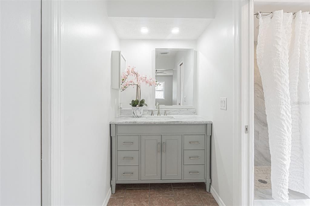 待售: $450,000 (3 贝兹, 2 浴室, 1398 平方英尺)