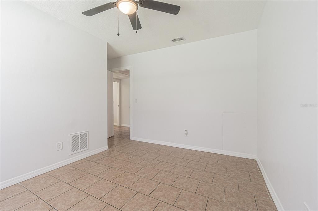 待售: $450,000 (3 贝兹, 2 浴室, 1398 平方英尺)