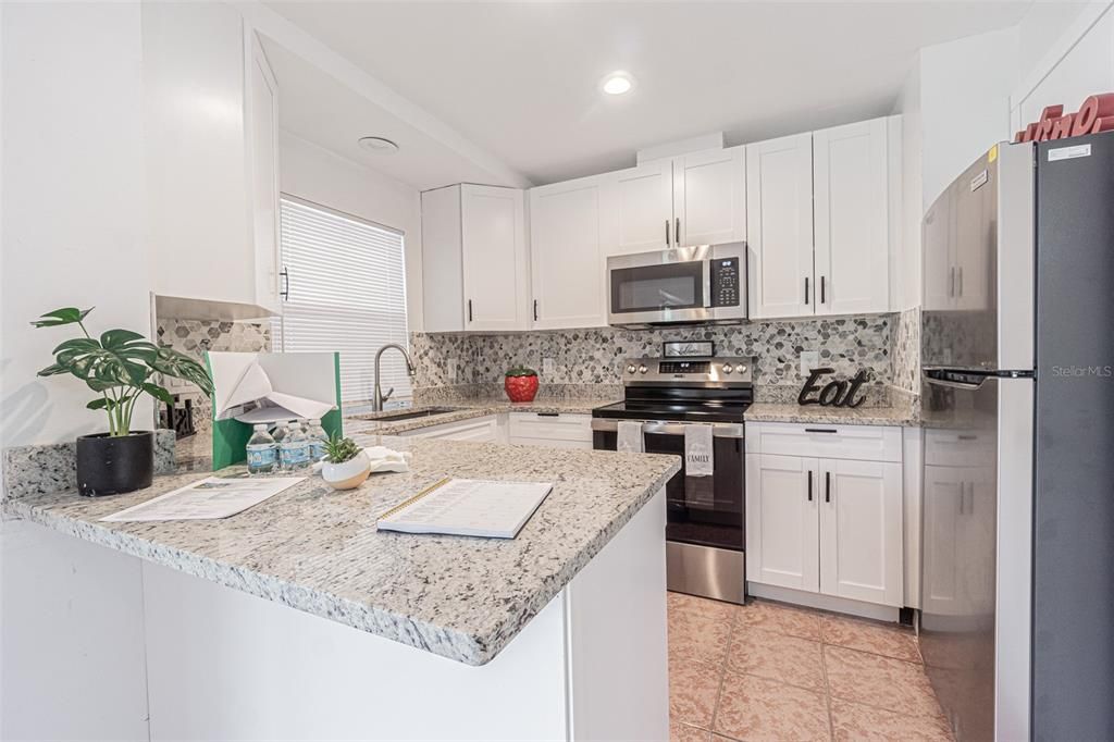 待售: $450,000 (3 贝兹, 2 浴室, 1398 平方英尺)