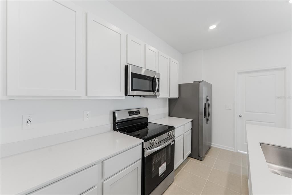 В аренду: $2,500 (4 спален, 2 ванн, 2000 Квадратных фут)