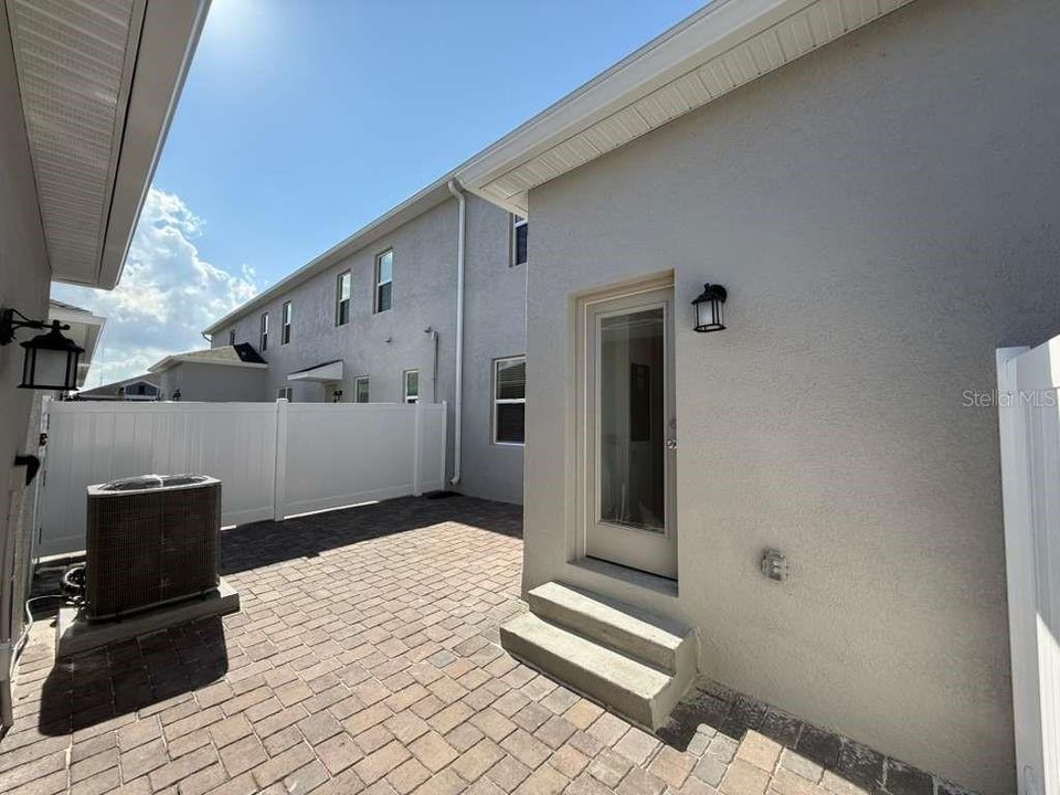 В аренду: $2,500 (4 спален, 2 ванн, 2000 Квадратных фут)