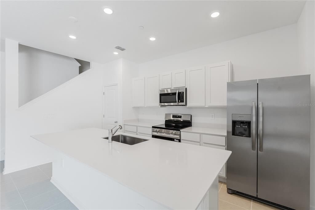 В аренду: $2,500 (4 спален, 2 ванн, 2000 Квадратных фут)