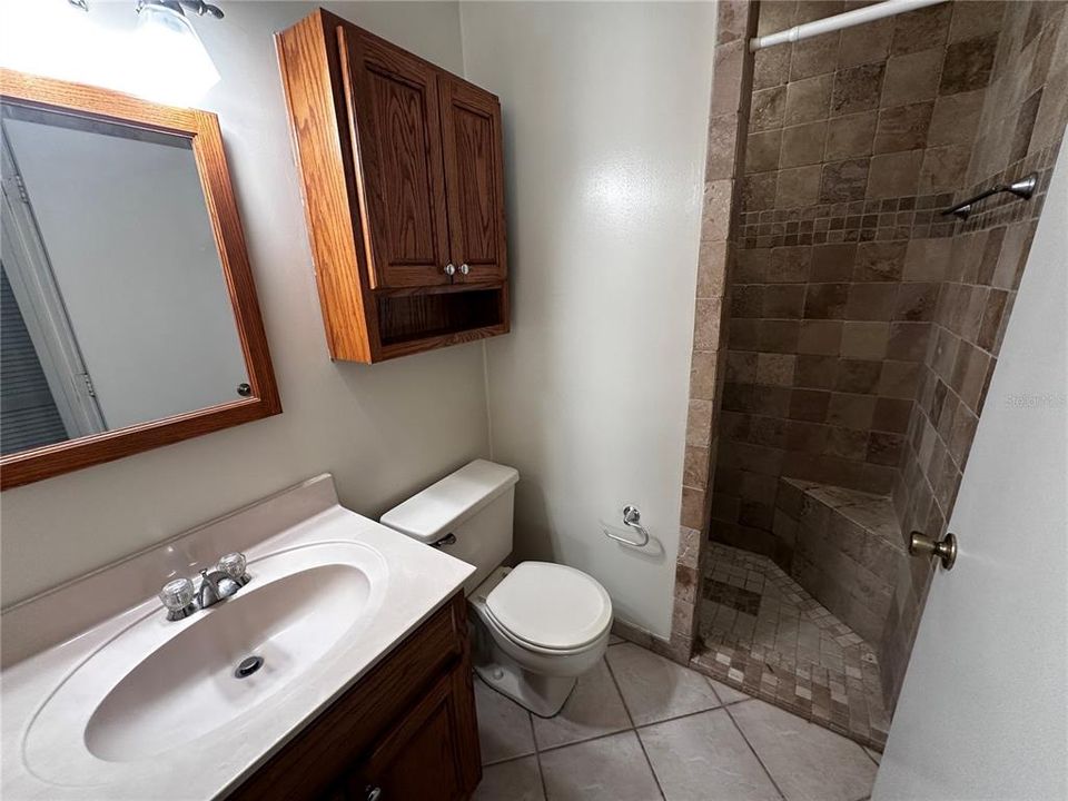 出租: $1,695 (2 贝兹, 2 浴室, 1094 平方英尺)