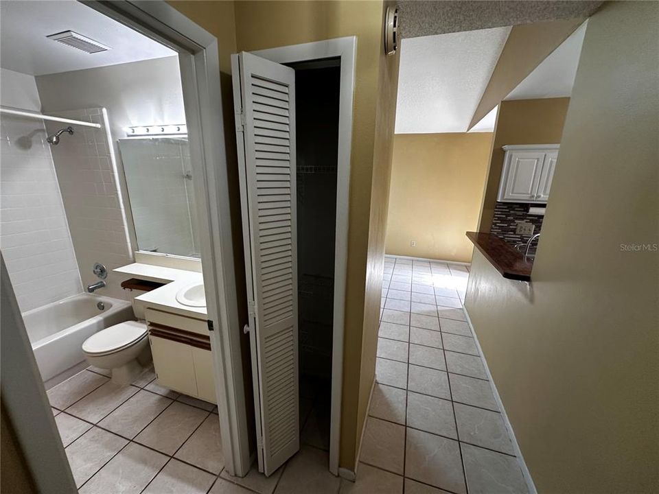 出租: $1,695 (2 贝兹, 2 浴室, 1094 平方英尺)