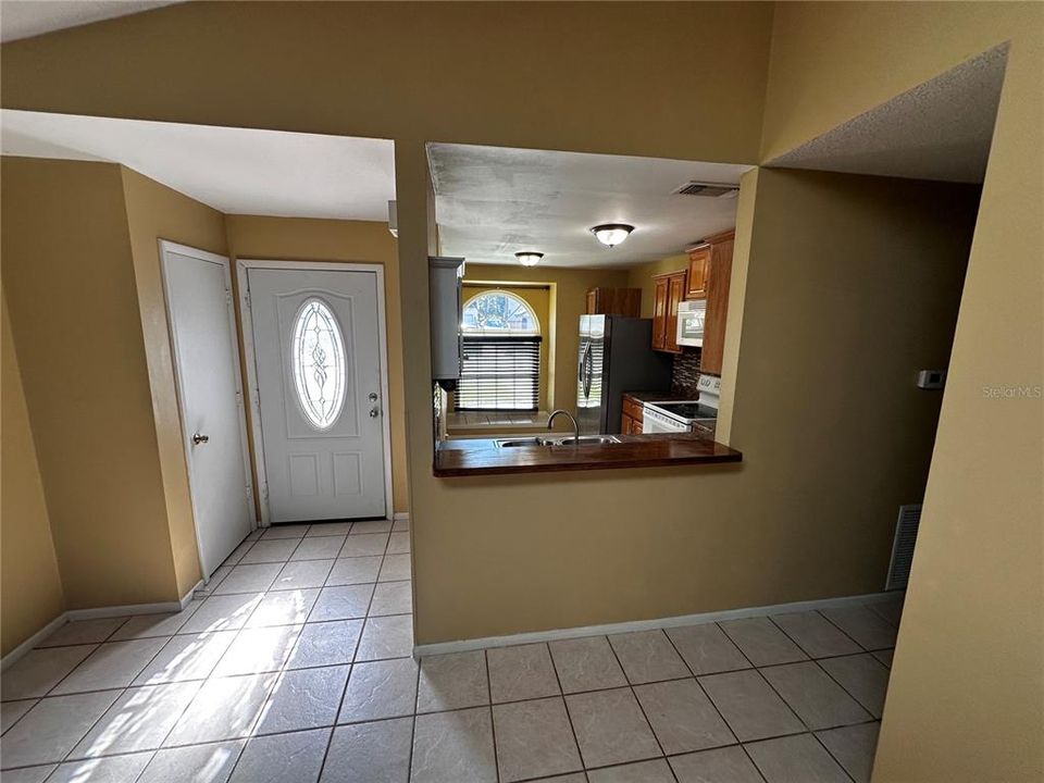 出租: $1,695 (2 贝兹, 2 浴室, 1094 平方英尺)