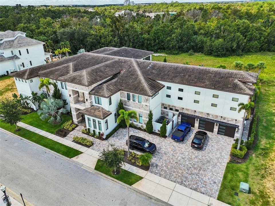 待售: $595,000 (0.30 acres)