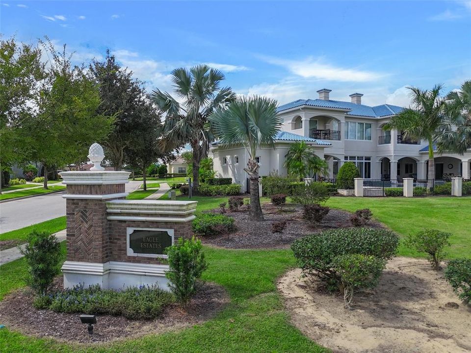 待售: $595,000 (0.30 acres)