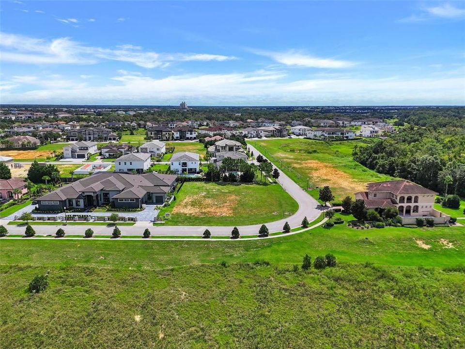 待售: $595,000 (0.30 acres)