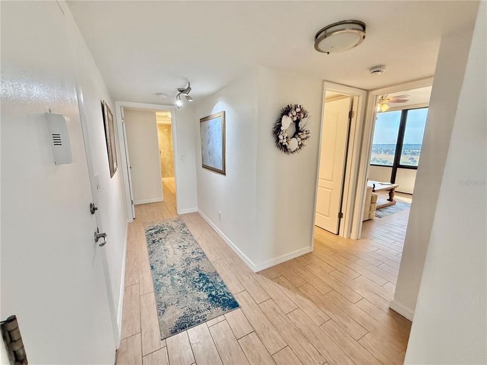 For Sale: $350,000 (2 beds, 2 baths, 1358 Square Feet)