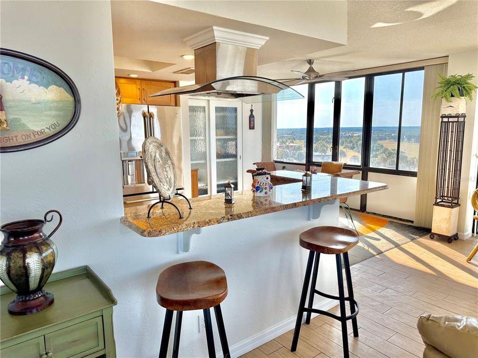 For Sale: $350,000 (2 beds, 2 baths, 1358 Square Feet)