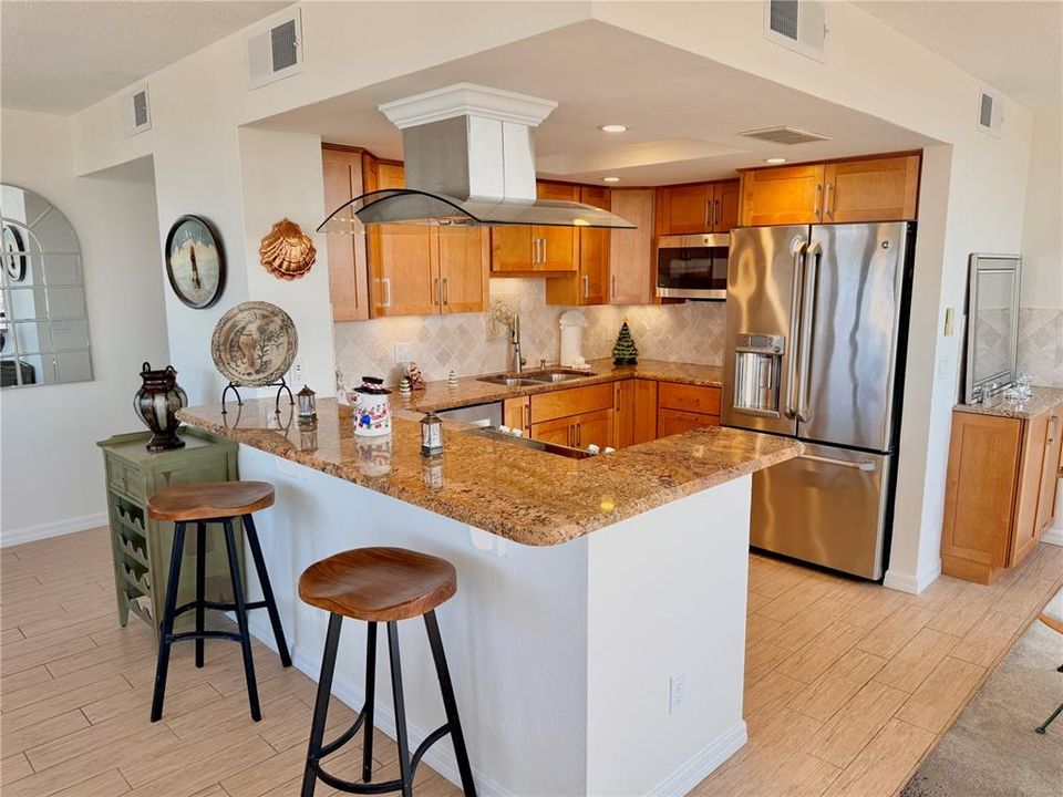 For Sale: $350,000 (2 beds, 2 baths, 1358 Square Feet)