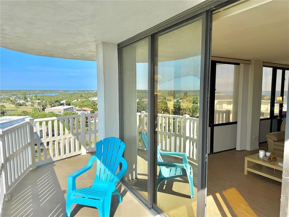 For Sale: $350,000 (2 beds, 2 baths, 1358 Square Feet)