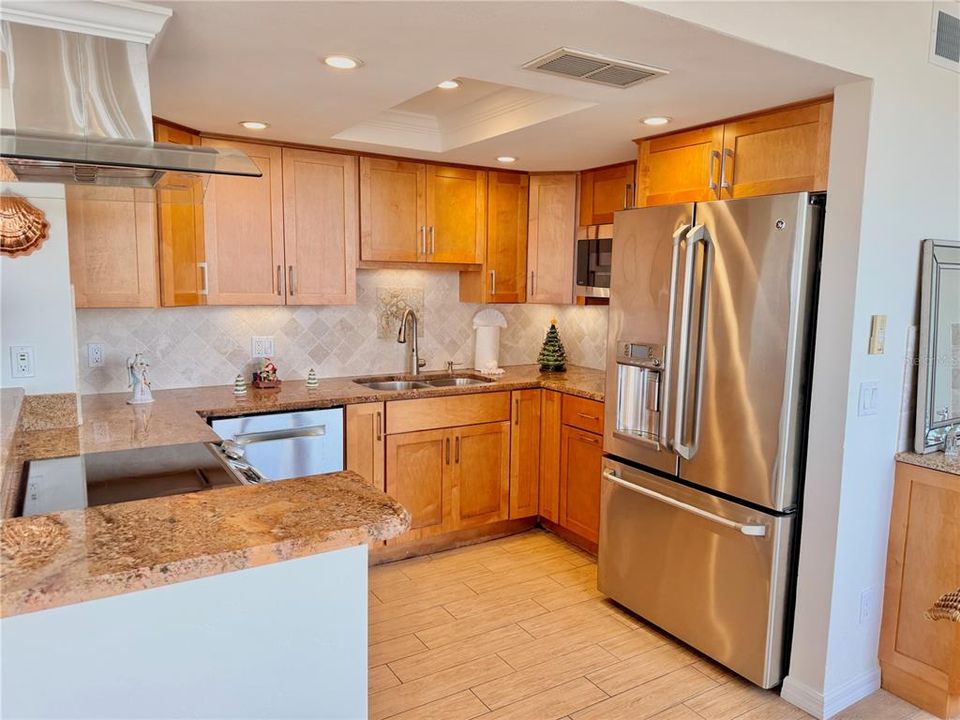 For Sale: $350,000 (2 beds, 2 baths, 1358 Square Feet)