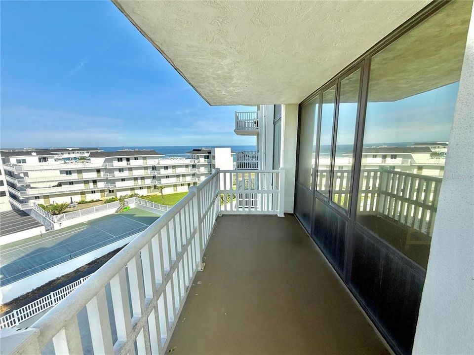 For Sale: $350,000 (2 beds, 2 baths, 1358 Square Feet)