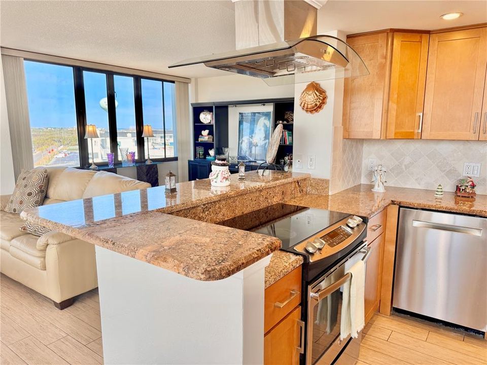 For Sale: $350,000 (2 beds, 2 baths, 1358 Square Feet)