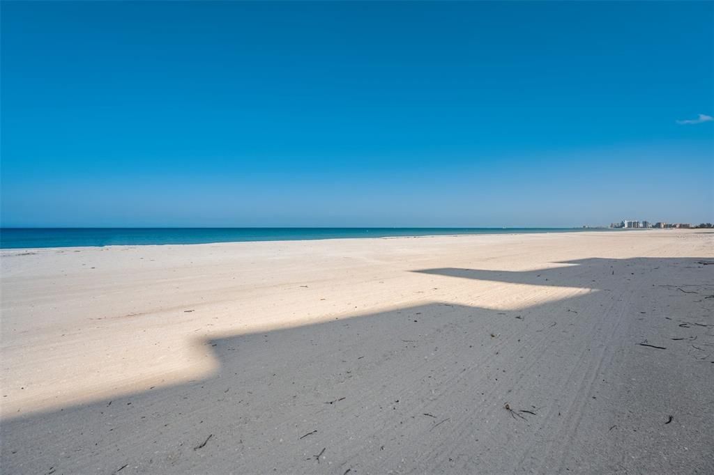 For Sale: $725,000 (2 beds, 2 baths, 1394 Square Feet)