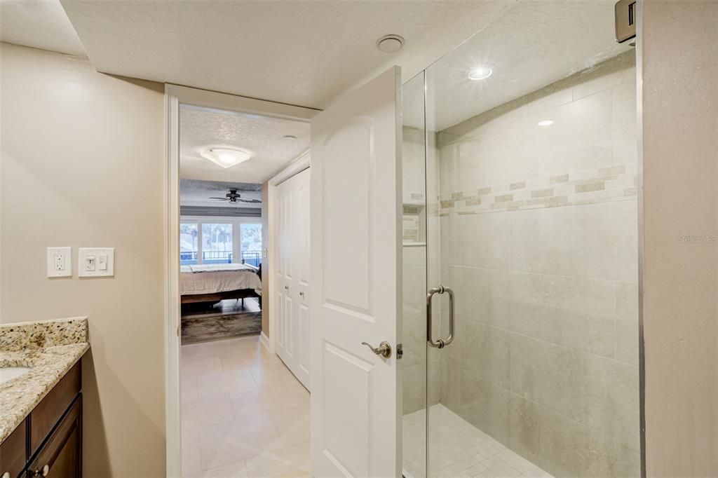 For Sale: $725,000 (2 beds, 2 baths, 1394 Square Feet)