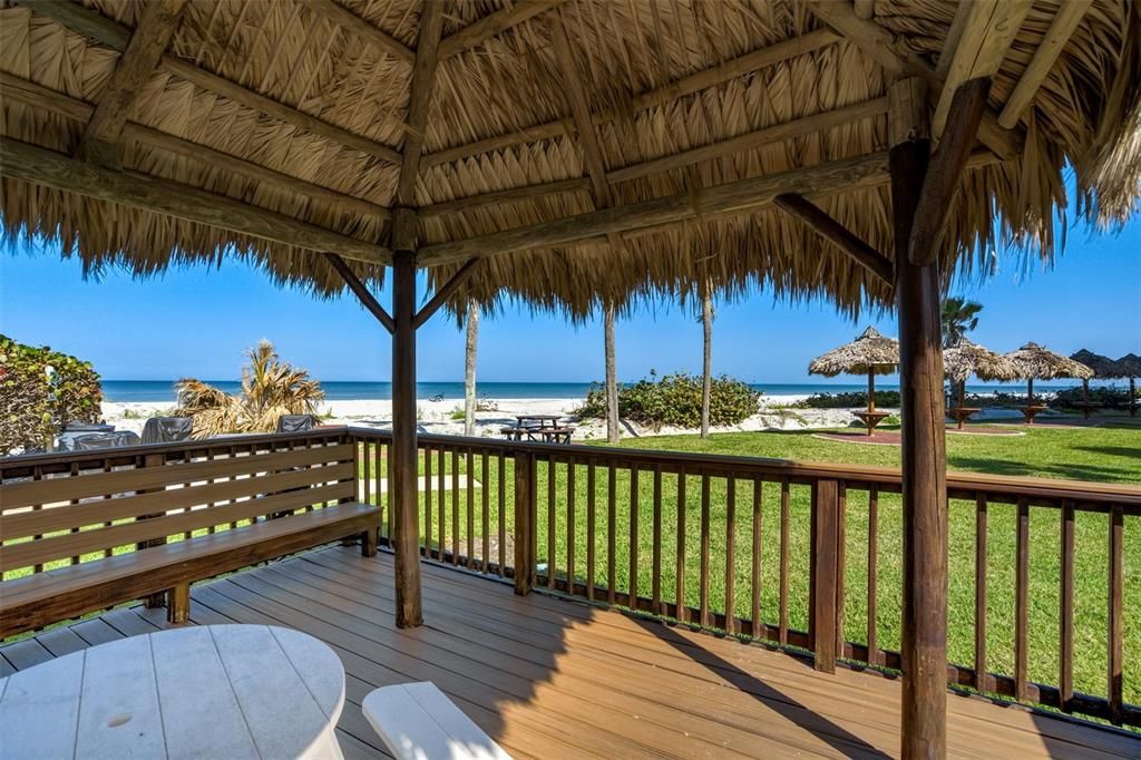 For Sale: $725,000 (2 beds, 2 baths, 1394 Square Feet)