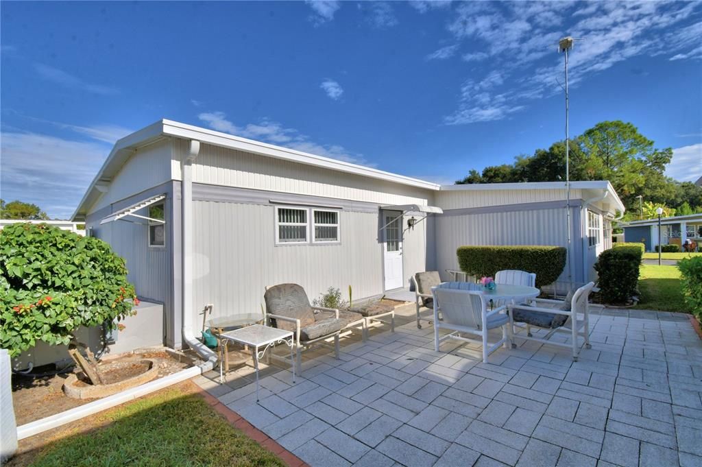 待售: $134,900 (2 贝兹, 2 浴室, 1096 平方英尺)