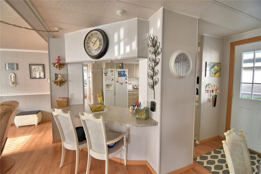 待售: $134,900 (2 贝兹, 2 浴室, 1096 平方英尺)