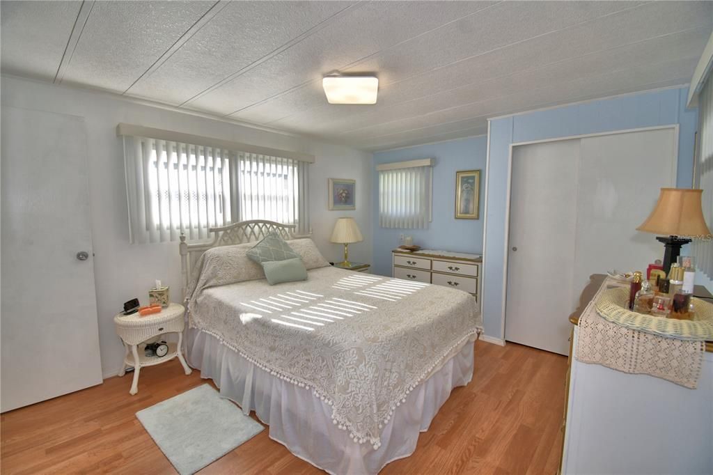 待售: $134,900 (2 贝兹, 2 浴室, 1096 平方英尺)