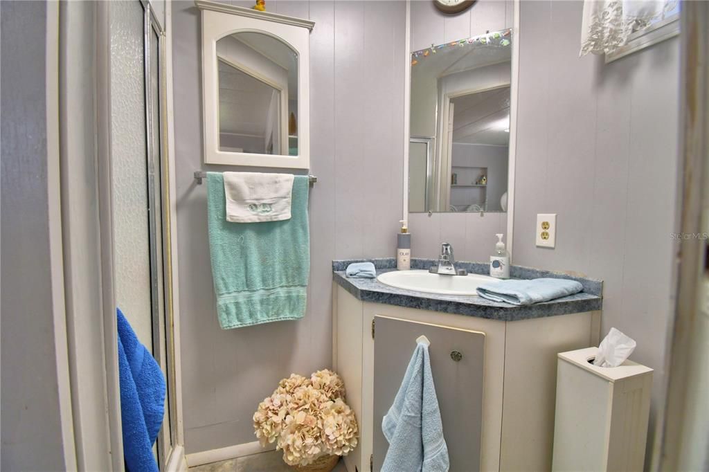 待售: $134,900 (2 贝兹, 2 浴室, 1096 平方英尺)