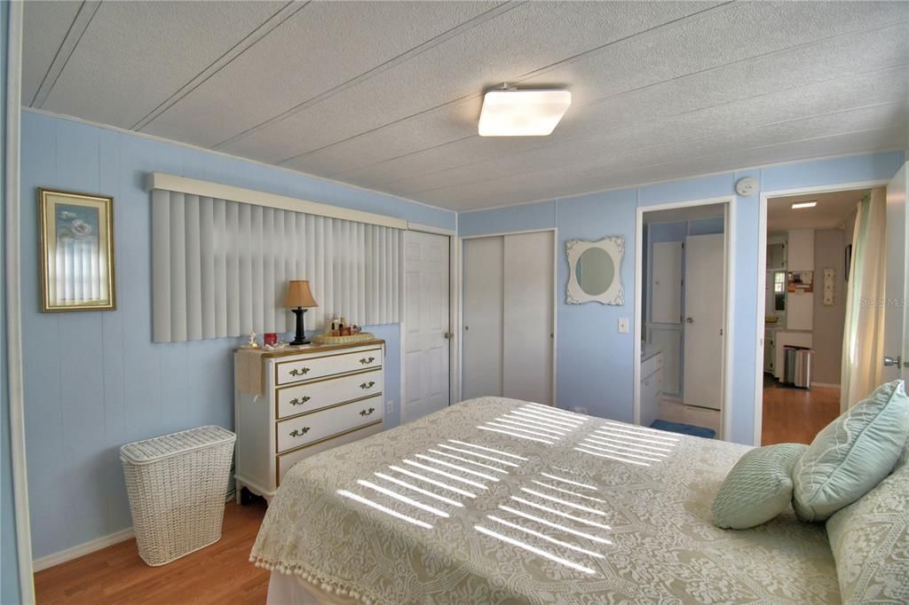 待售: $134,900 (2 贝兹, 2 浴室, 1096 平方英尺)