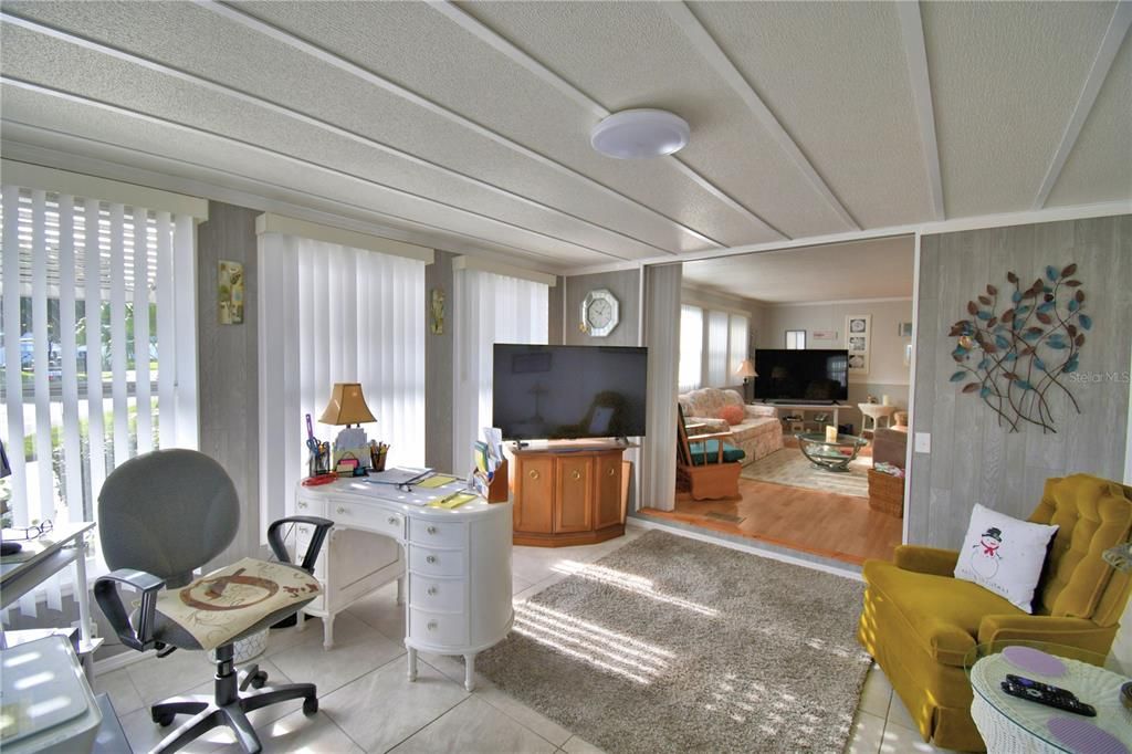 待售: $134,900 (2 贝兹, 2 浴室, 1096 平方英尺)