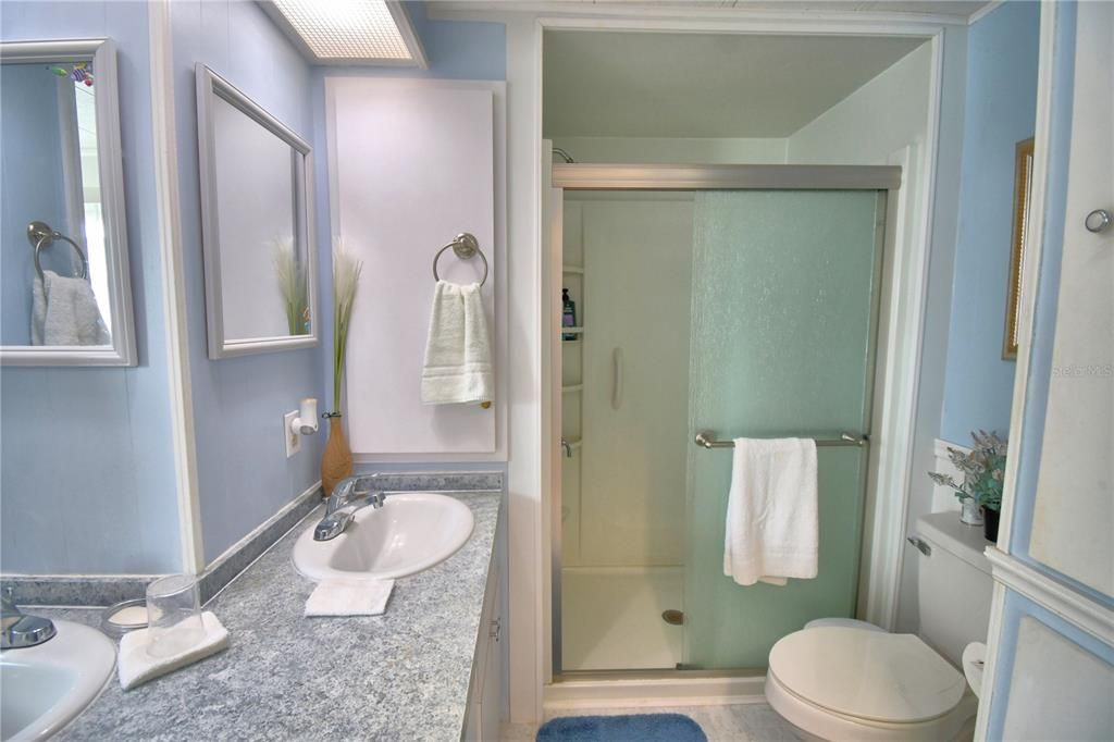 待售: $134,900 (2 贝兹, 2 浴室, 1096 平方英尺)