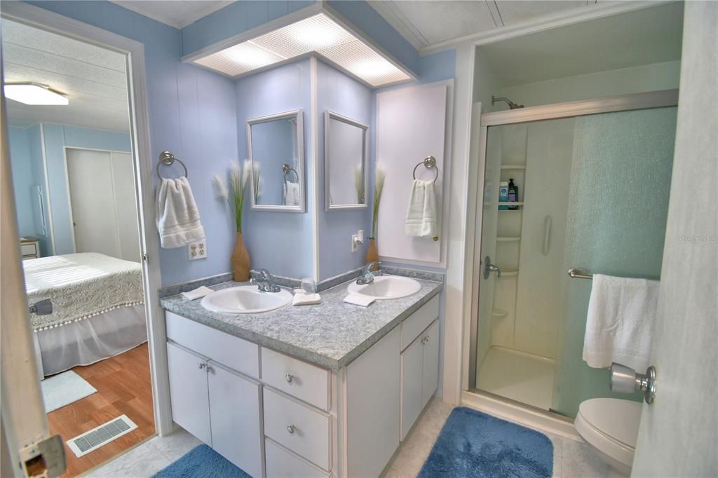 待售: $134,900 (2 贝兹, 2 浴室, 1096 平方英尺)