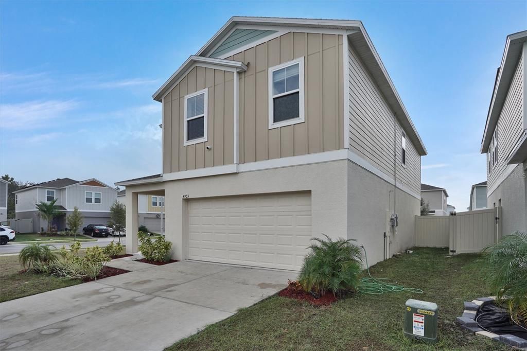 На продажу: $388,000 (4 спален, 2 ванн, 2226 Квадратных фут)