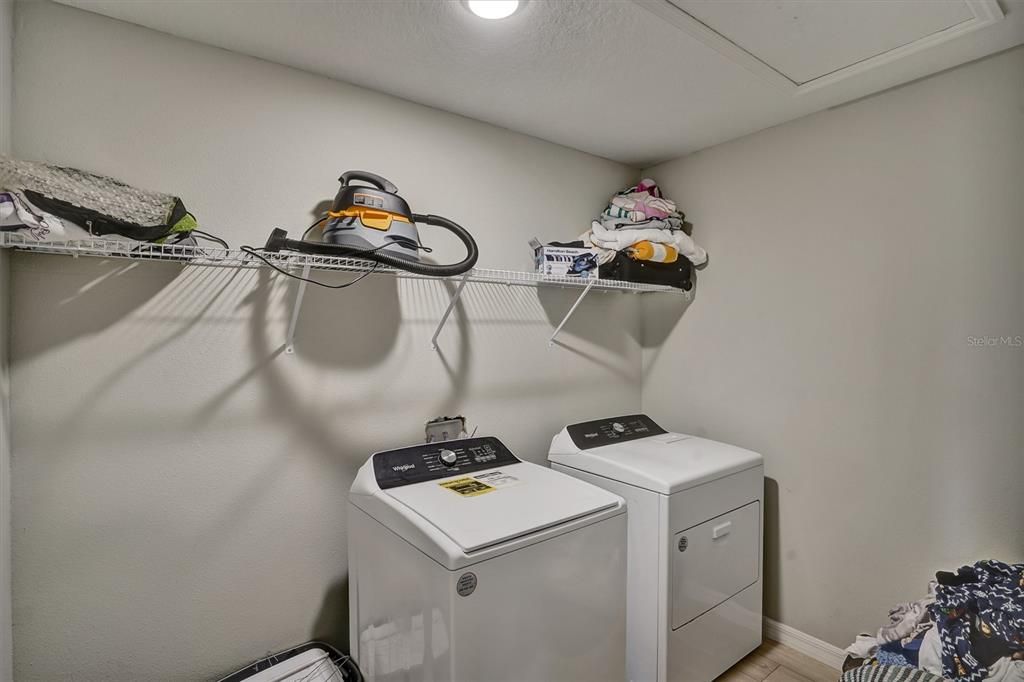 На продажу: $388,000 (4 спален, 2 ванн, 2226 Квадратных фут)