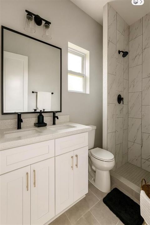 En Venta: $429,000 (4 camas, 2 baños, 2000 Pies cuadrados)