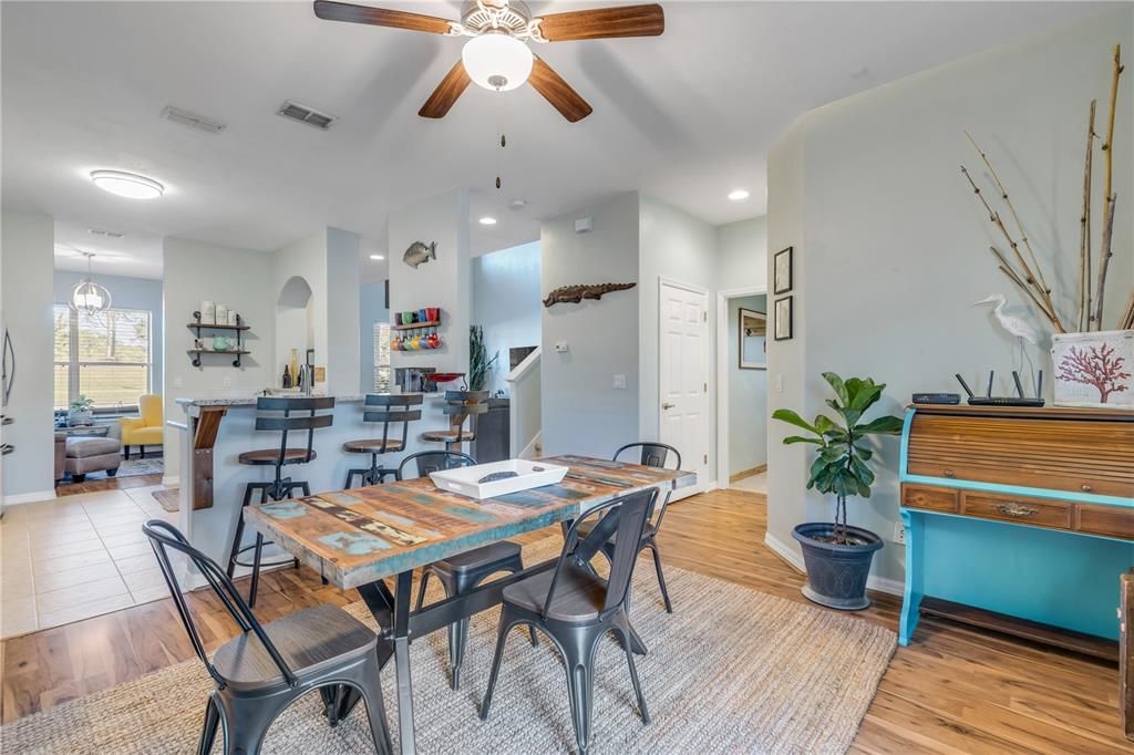 На продажу: $315,000 (2 спален, 2 ванн, 1837 Квадратных фут)