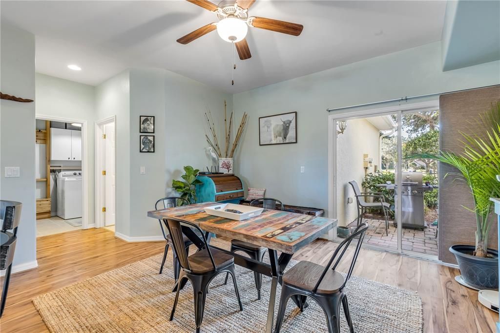 На продажу: $315,000 (2 спален, 2 ванн, 1837 Квадратных фут)