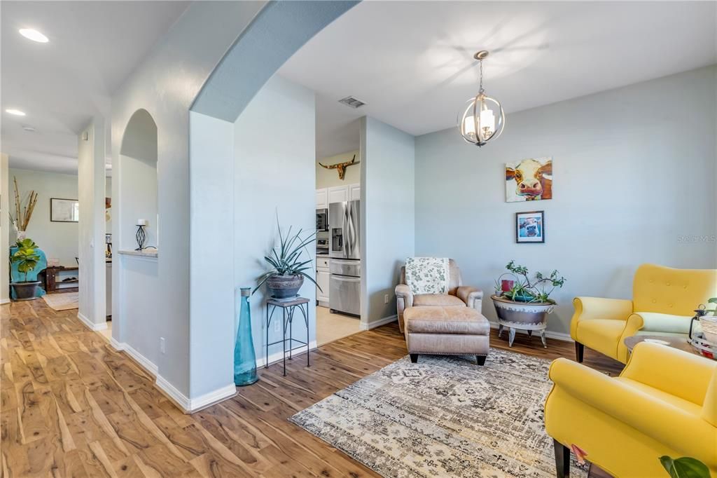 На продажу: $315,000 (2 спален, 2 ванн, 1837 Квадратных фут)