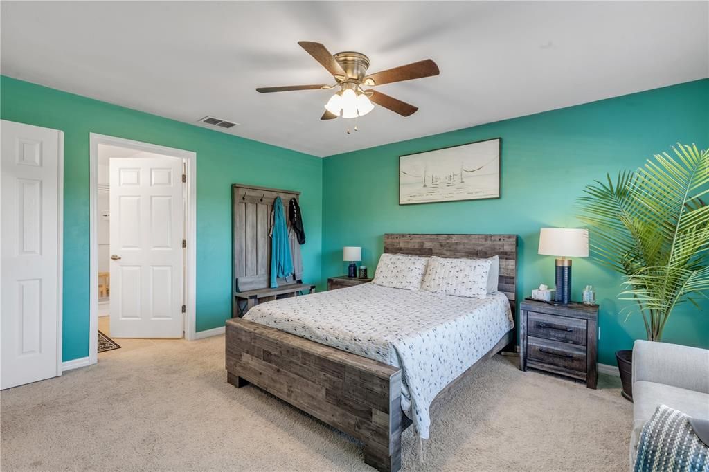 На продажу: $315,000 (2 спален, 2 ванн, 1837 Квадратных фут)