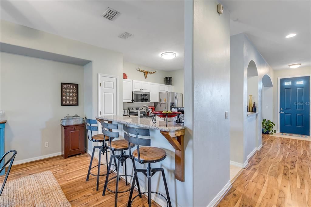 На продажу: $315,000 (2 спален, 2 ванн, 1837 Квадратных фут)