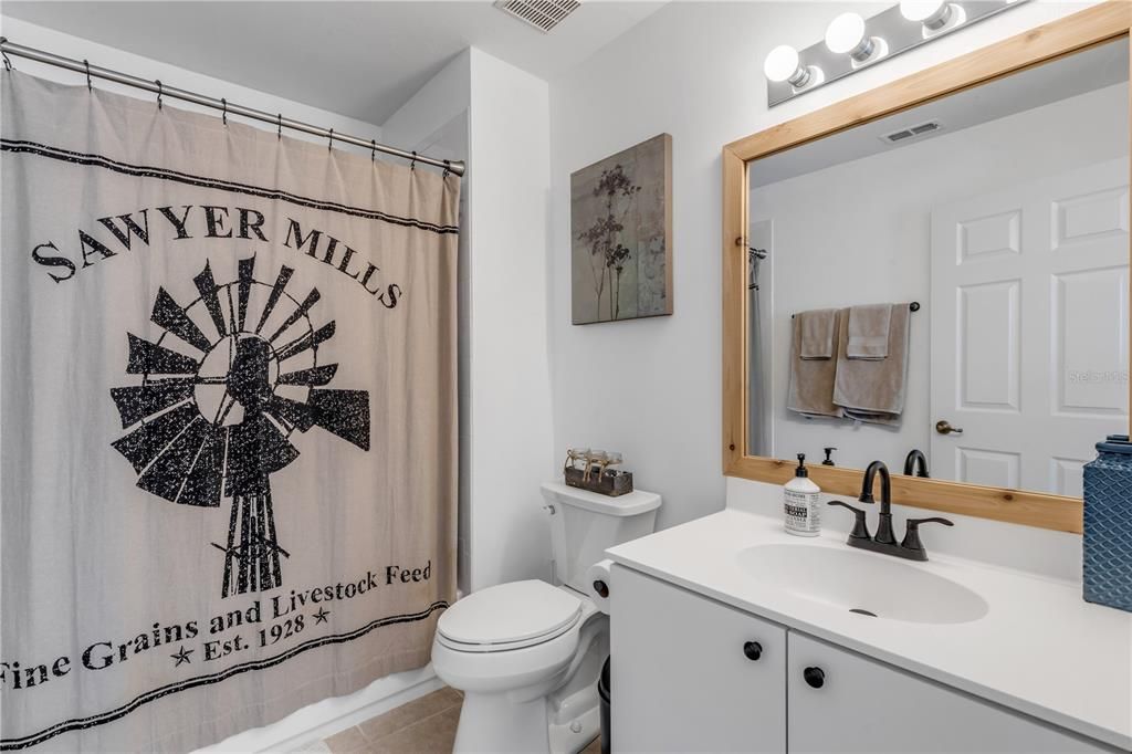 На продажу: $315,000 (2 спален, 2 ванн, 1837 Квадратных фут)