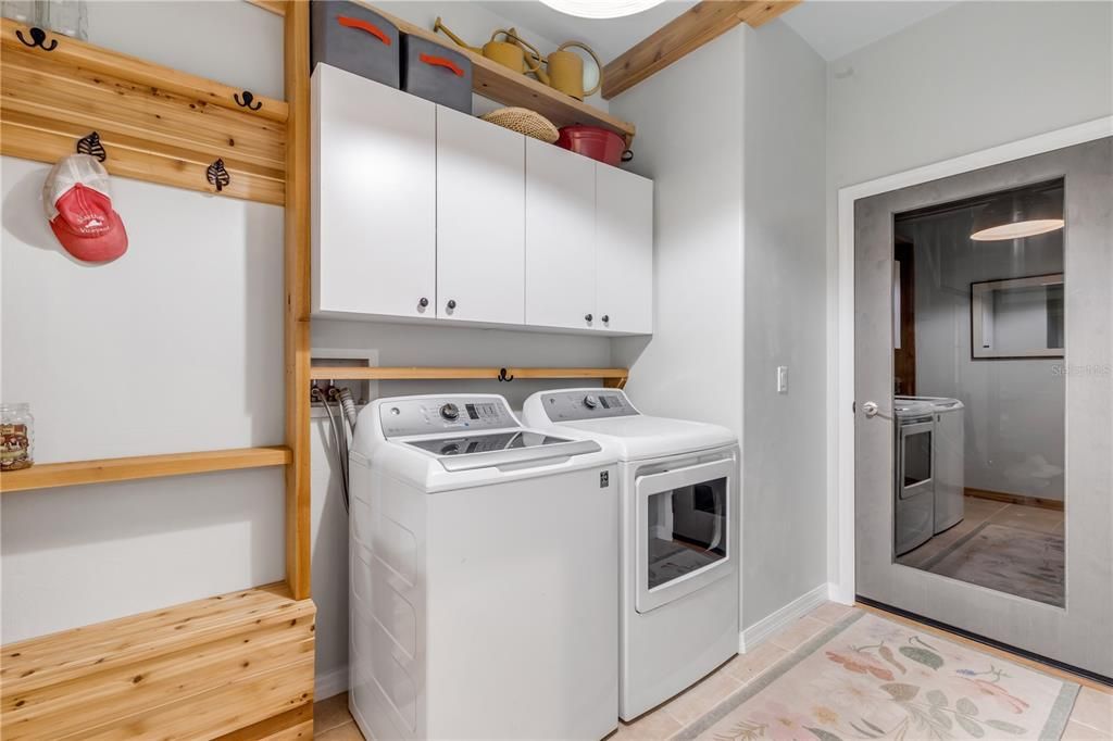 На продажу: $315,000 (2 спален, 2 ванн, 1837 Квадратных фут)