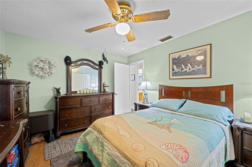 For Sale: $345,000 (3 beds, 2 baths, 1114 Square Feet)