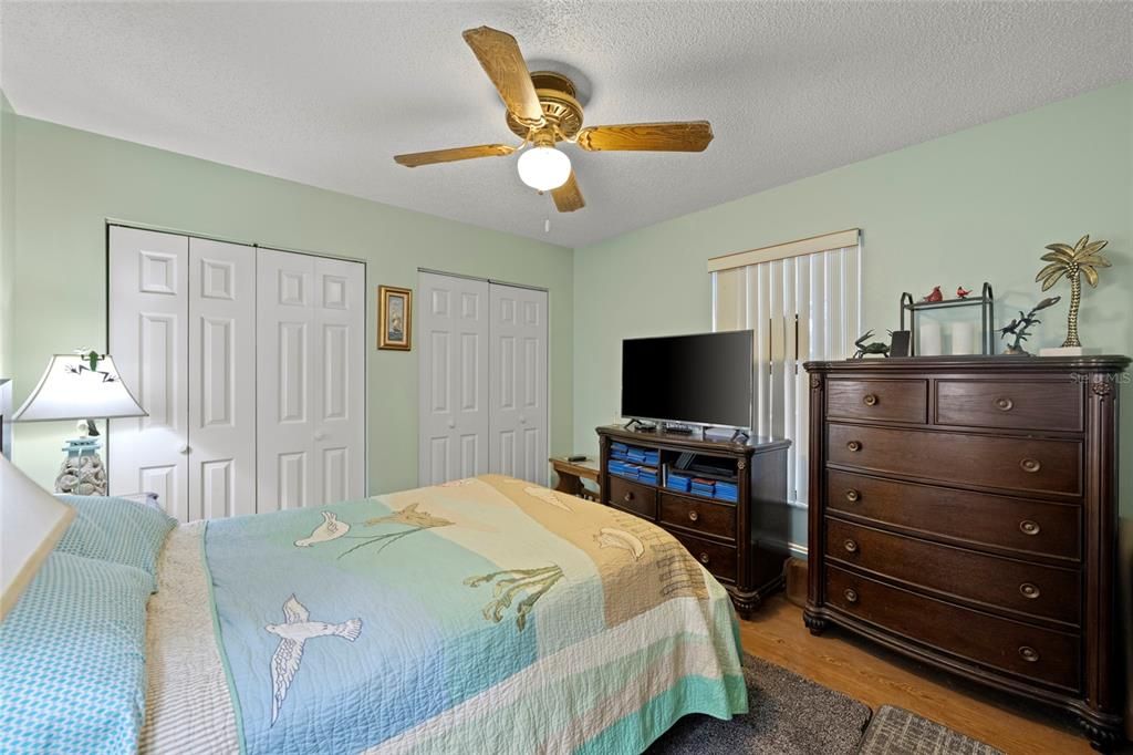 For Sale: $345,000 (3 beds, 2 baths, 1114 Square Feet)