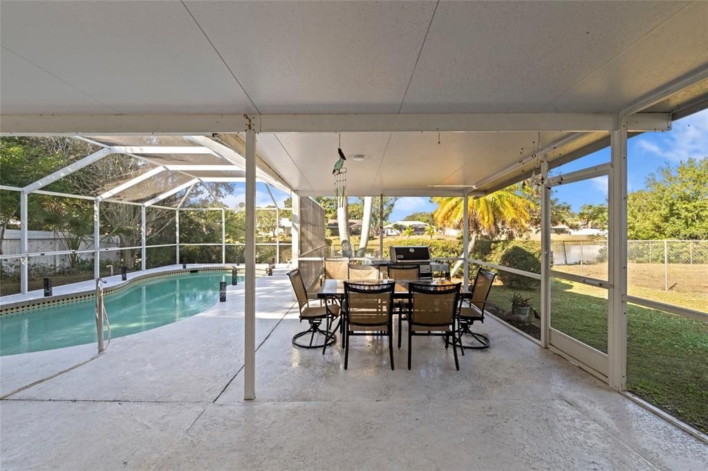 For Sale: $345,000 (3 beds, 2 baths, 1114 Square Feet)