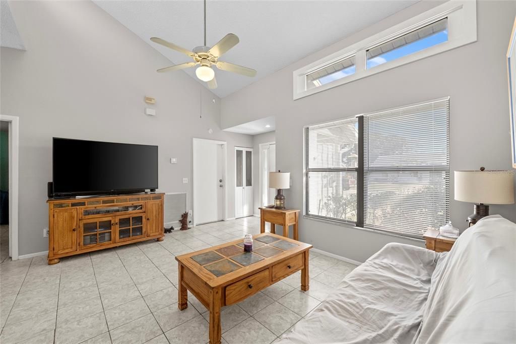 For Sale: $345,000 (3 beds, 2 baths, 1114 Square Feet)