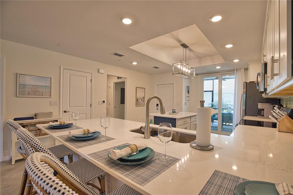 В аренду: $6,000 (2 спален, 2 ванн, 1366 Квадратных фут)