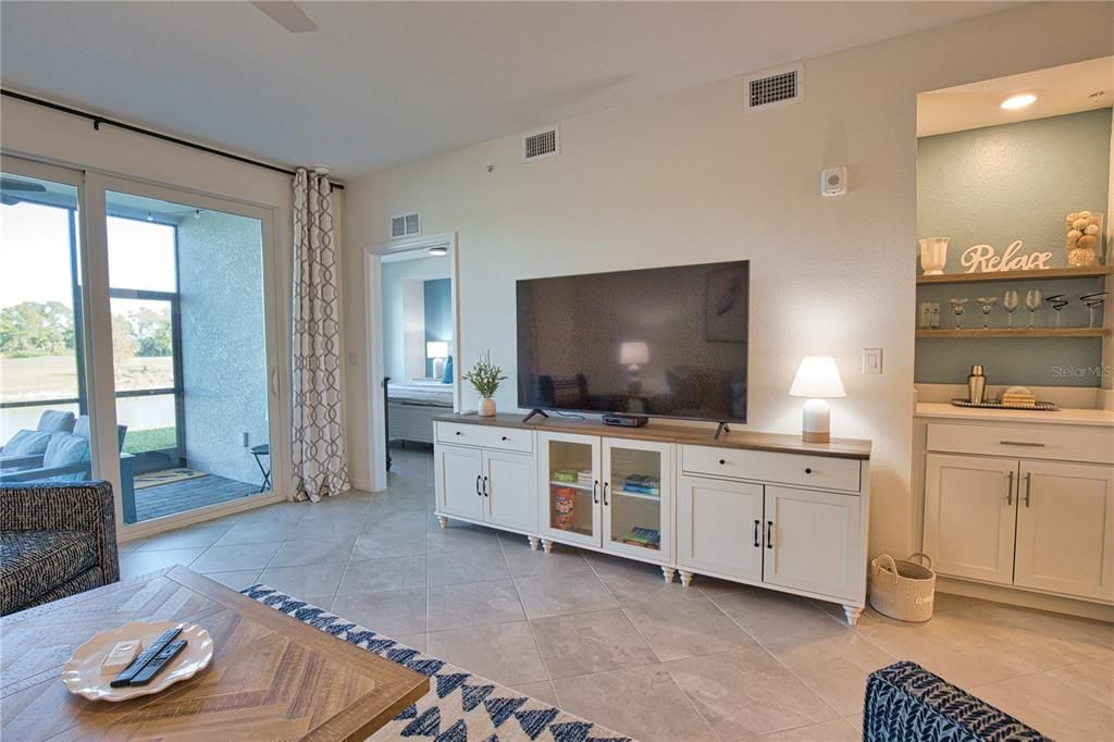 В аренду: $6,000 (2 спален, 2 ванн, 1366 Квадратных фут)