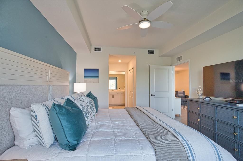 В аренду: $6,000 (2 спален, 2 ванн, 1366 Квадратных фут)