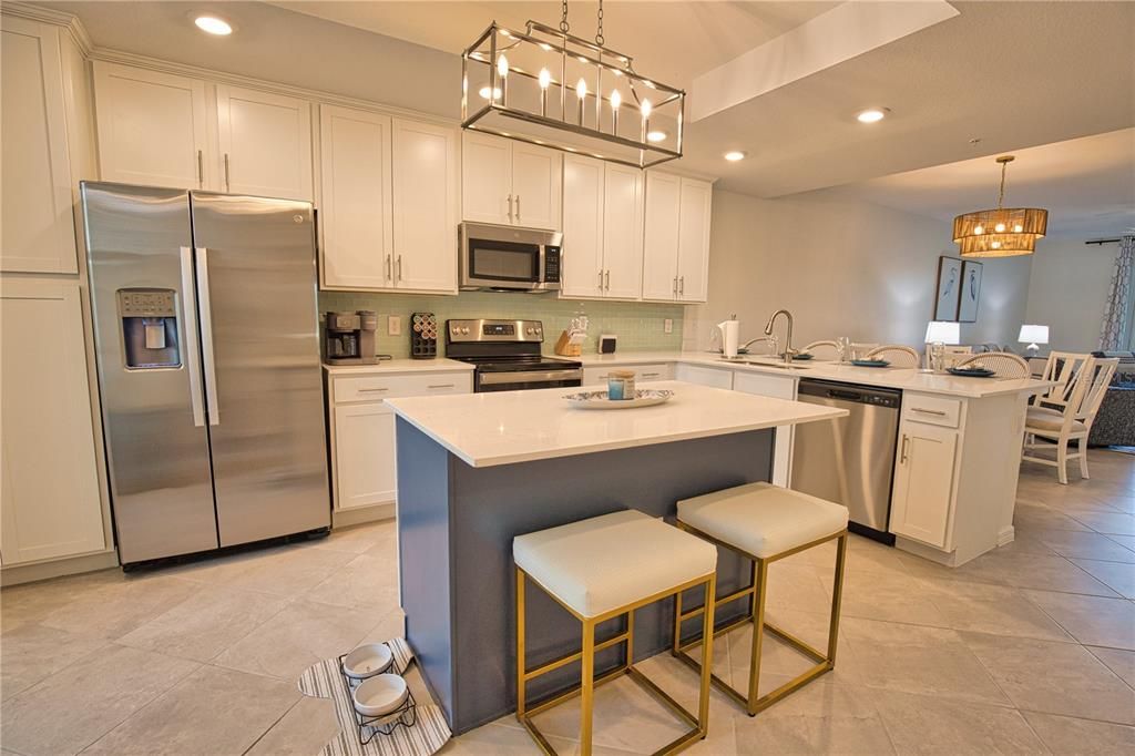 В аренду: $6,000 (2 спален, 2 ванн, 1366 Квадратных фут)