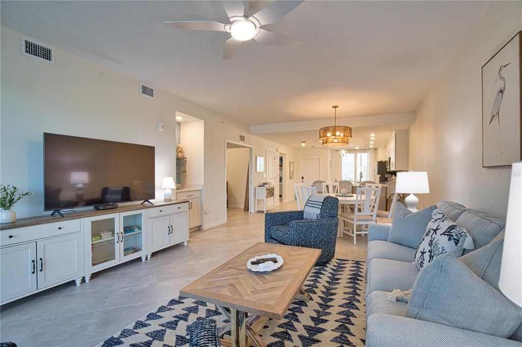 В аренду: $6,000 (2 спален, 2 ванн, 1366 Квадратных фут)