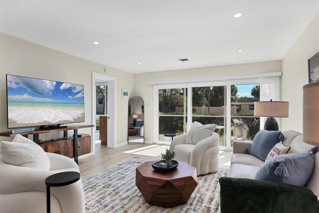 For Rent: $6,500 (2 beds, 2 baths, 1034 Square Feet)